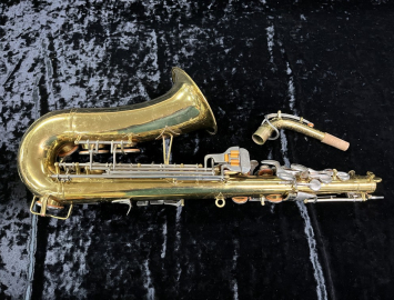 Photo Post- 'Top Hat and Cane' Buescher 400 Alto Saxophone - Serial # 377147